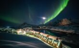 Nordkap - Winter: Northern lights over Nyvågar Rorbuhotell_Classic Norway Hotels